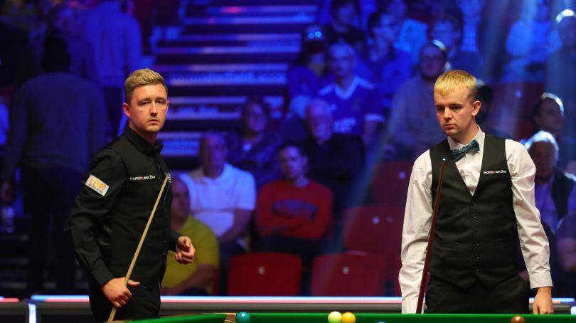 他曾在几个 他曾在几个